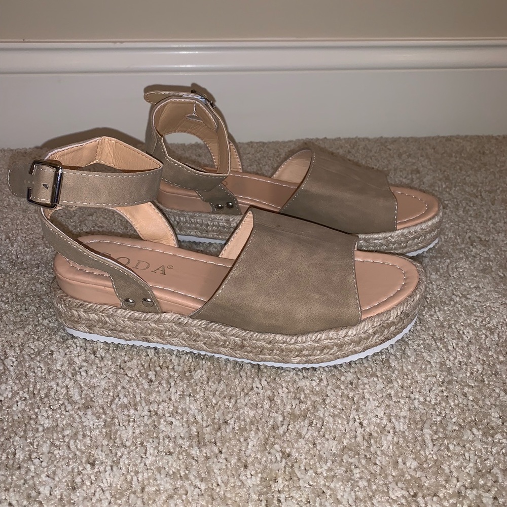 Soda platform Sandals! - Picture 2 of 2